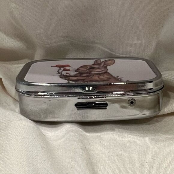 Bunny Flowers Travel Pill Box 2 Compartment Decorative Medicine Case Metal NWT - Picture 3 of 5